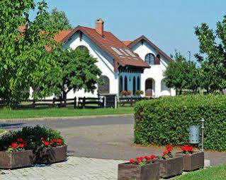 Hortobagy Club Hotel Buitenkant foto
