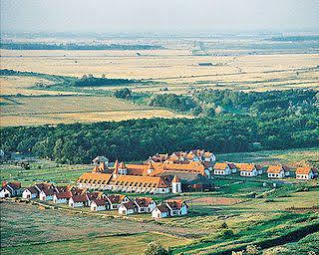 Hortobagy Club Hotel Buitenkant foto