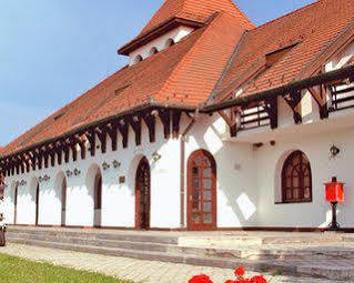 Hortobagy Club Hotel Buitenkant foto